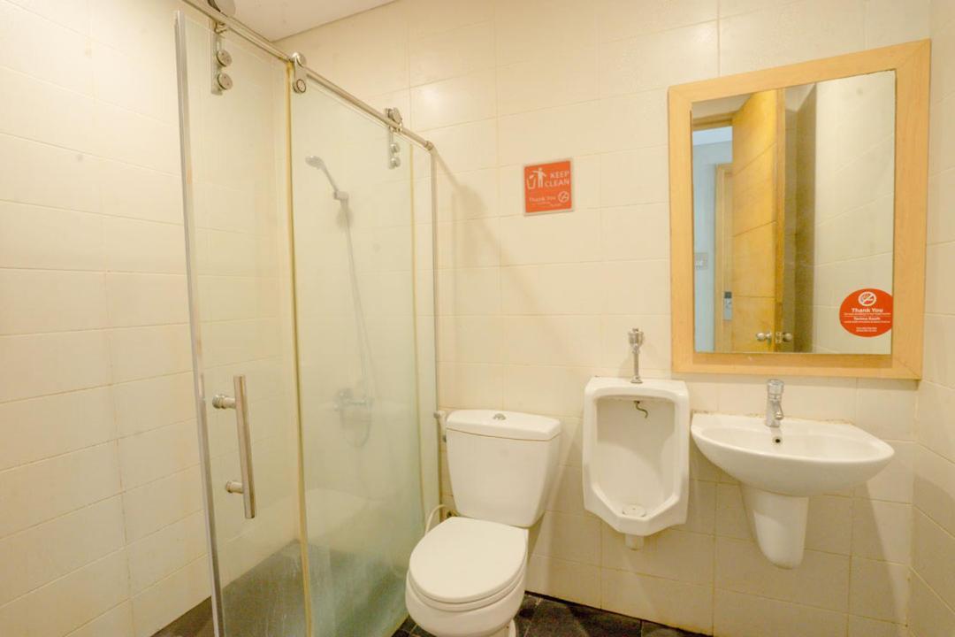 Life Hotel Stasiun Kota Сурабая Номер фото